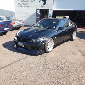 LEXUS IS200 BN